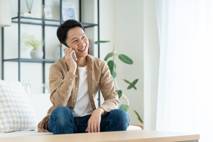 建物について管理会社へ相談するオーナーのイメージ
