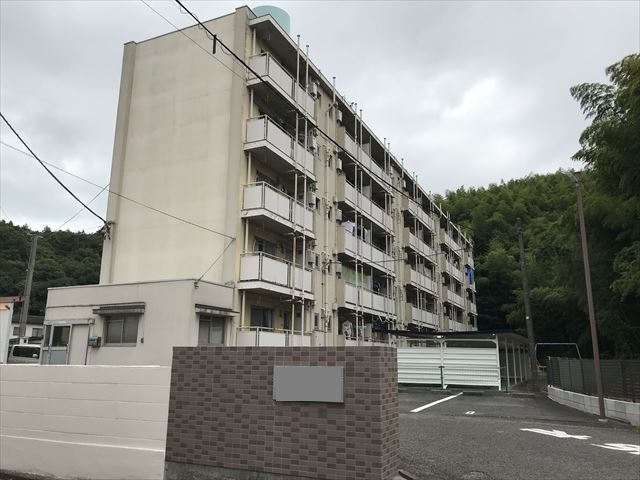 集合住宅の外壁塗装工事前